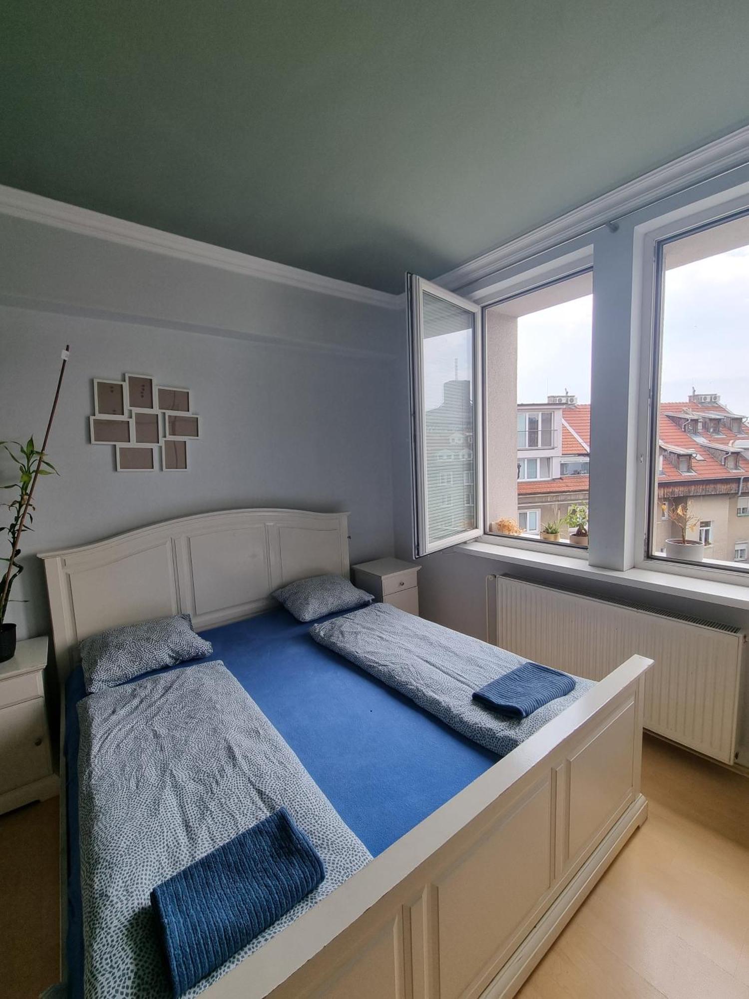 Big 4 Room Huge Apartment Bratislava Exterior foto